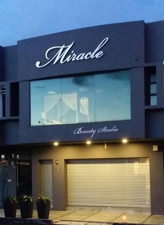 איפוה Miracle Suite מראה חיצוני תמונה